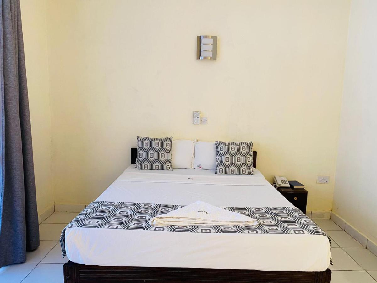 Merry Villa Hotel & Apartments Mombasa Extérieur photo